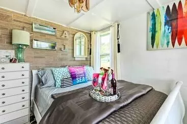 Oceanfront White Stone Cottage W/ Private Beach!