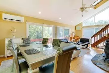 Mökkimajoitus Spacious Woodbury Home W/ Pool + Hot Tub!