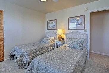 بيت ريفى Family Friendly Vacation Home: Steps To Beach!