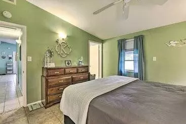 Mökkimajoitus North Port Escape W/ Pool ~ 12 Mi To Beach!