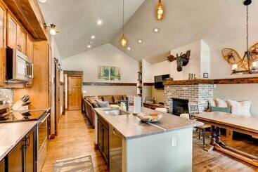 Сельский дом Dog Friendly Cabin In The Heart Of Grand Lake!