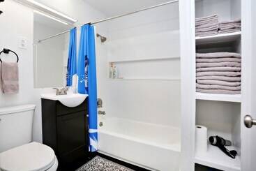 별장 2 Mi To Dtwn: Home W/ Hot Tub In Denver!