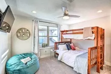 Mökkimajoitus Hike & Ski: Stunning Home W/ Hot Tub In Granby!