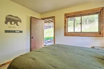 Сельский дом Alma Cabin W/ Mtn Views & Hot Tub: 17 Mi To Breck!