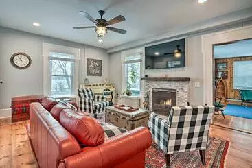 コテージ Auburn Home + Fire Pit, Steps To Owasco Lake!