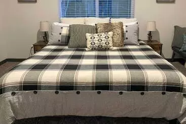 Mökkimajoitus Hikers Haven W/ Hot Tub   Near Mt Rainier!