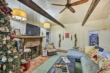 Casa Rural Historic Marshall Log Cabin < 1 Mi To Dtwn!