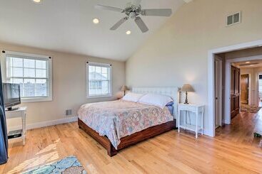 קוטג'' Luxe Waterfront East Quogue Home W/ Beach On Site!