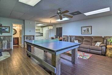 קוטג'' Mountain Retreat W/ Gazebo, Fire Pit & Huge Deck!