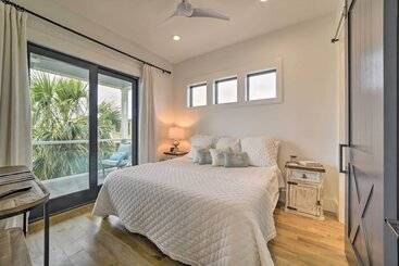 Luxe Beachfront Windmark Cottage W/ Deck!