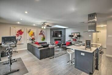 Dom wiejski North Texas Home W/ Yard Near Frisco Star!