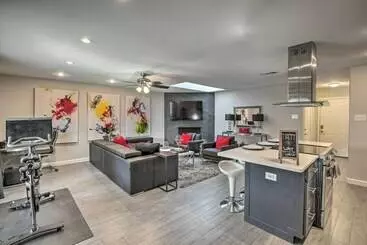 Mökkimajoitus North Texas Home W/ Yard Near Frisco Star!