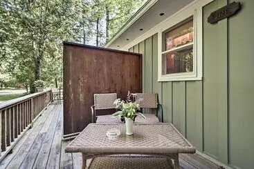 Pine Cottage  Duplex W/ Deck: Walk To State Park!