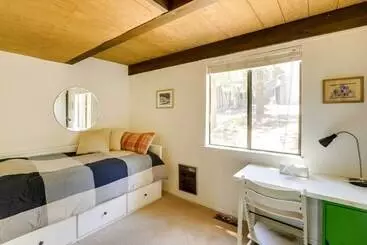 コテージ Spacious Cabin W/ Deck, < 3 Mi To Donner Lake