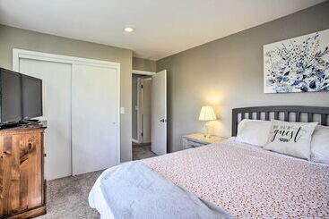 Landhaus All Seasons Chewelah Home: Fish, Golf & Ski!