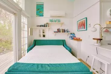 Beachfront Lake Michigan Cottage: Fire Pit & Deck