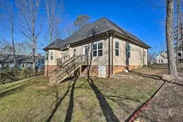 コテージ High Point Home ~ 1 Mi To Oak Hollow Lake!