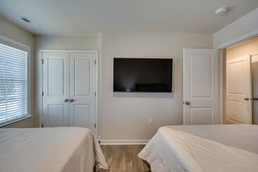 コテージ Pet Friendly Home: Spacious Yard + Community Perks