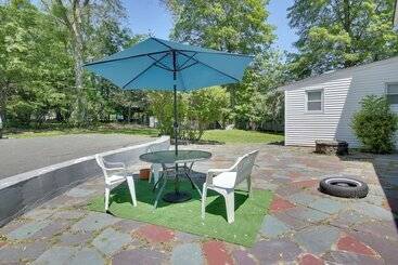 Quinta ou Casa Rural Relaxing New York Home W/ Boat Dock & Lake View!