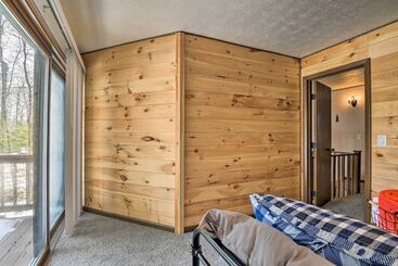 Vidéki Ház Tobyhanna Cabin W/ Deck, Community Pool & Golf!