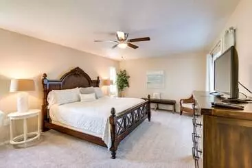 Mökkimajoitus Rotonda West Home W/ Pool & Golf Course View!