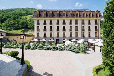 Elegant Hotel & Resort