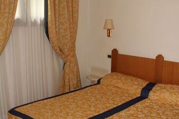 Hotelli Le Corti Del Lago