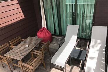 هتل The Barat Perhentian Beach Resort