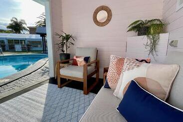 فندق على الطريق Pelican Motor Inn