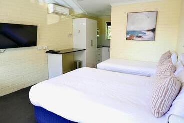 モーテル Pelican Motor Inn