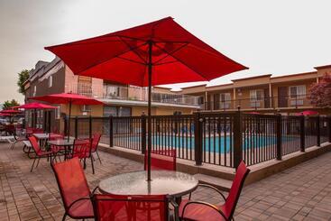 モーテル Sahara Courtyard Inn Penticton