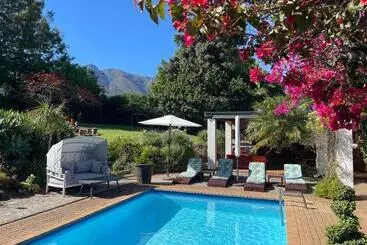 پانسیون Marula Lodge