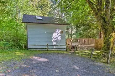 Elk Hideaway:  Ashford Cottage W/ Hot Tub!