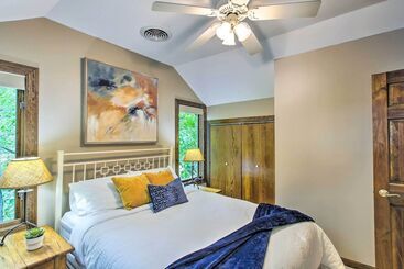 Lakefront Plymouth Cottage W/ Private Hot Tub