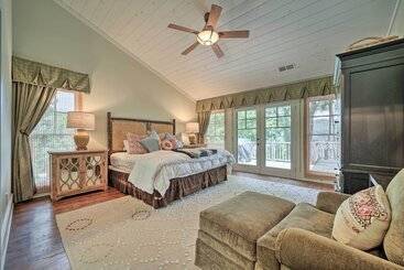 بيت ريفى Cashiers Home W/ Outdoor Fireplace & Fire Pit!