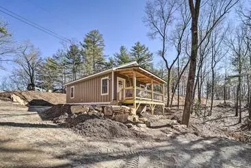 Mökkimajoitus Modern Cabin W/ Fire Pit < 3 Mi To Trails!