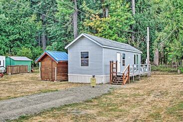 کلبه Woodsy Packwood Haven W/ Golf Course Access!
