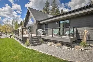 コテージ A Contemporary Dream: Lakefront Rathdrum Oasis!