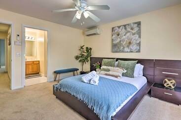 کلبه Bright Tobyhanna Home W/ Hot Tub & Fire Pit!