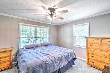 کلبه Charming Retreat < 2 Mi To Cranfield Marina!