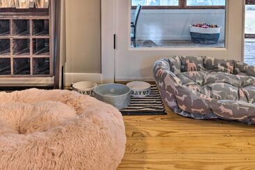 茅舍 Howdy Haus: Pool + Hot Tub + Outdoor Space