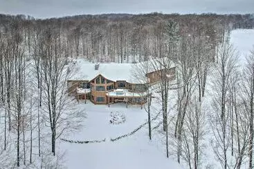 コテージ Huge Bellaire Home On Cedar River Golf Course