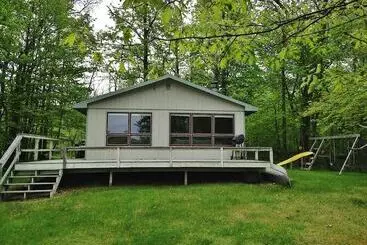 Mökkimajoitus Lakefront Cabin W/ Private Dock: Boat, Fish & Swim