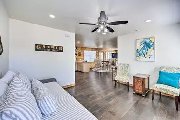 コテージ Lakefront Daingerfield Retreat W/ Shared Dock!