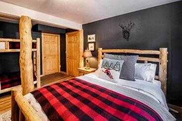 بيت ريفى Remodeled Fairplay Log Cabin W/ Sauna + Loft!