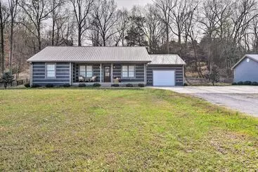 Mökkimajoitus Secluded Retreat On 2 Acres Near Dale Hollow Lake!