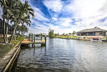 コテージ Canalfront Cape Coral Escape W/ Heated Pool!