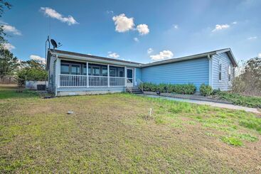 Landhus Equestrian Estate W/ Over 100 Mi Horse Trails