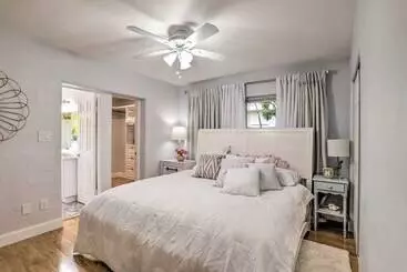 Mökkimajoitus Reddington Beach Oasis W/ Pool, Walk To Ocean!