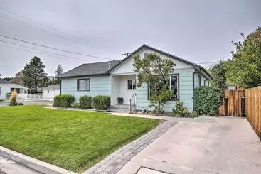 Mökkimajoitus Walkable Carson City Duplex W/ Private Patio!